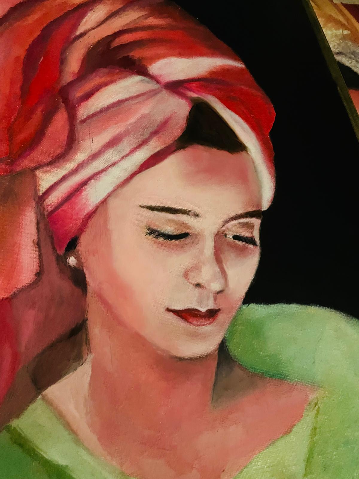 Retrato al óleo de una mujer con un turbante de rayas rojas sobre fondo oscuro